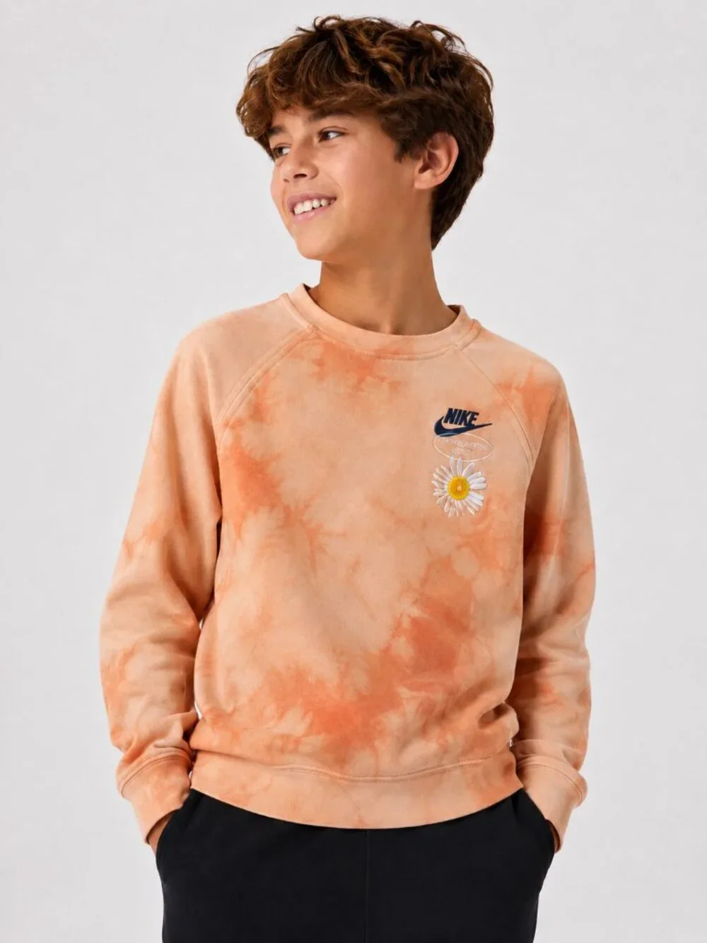 Nike Have A Nike Day Tie Dye Daisy Crewneck Sweatshirt Boys L
